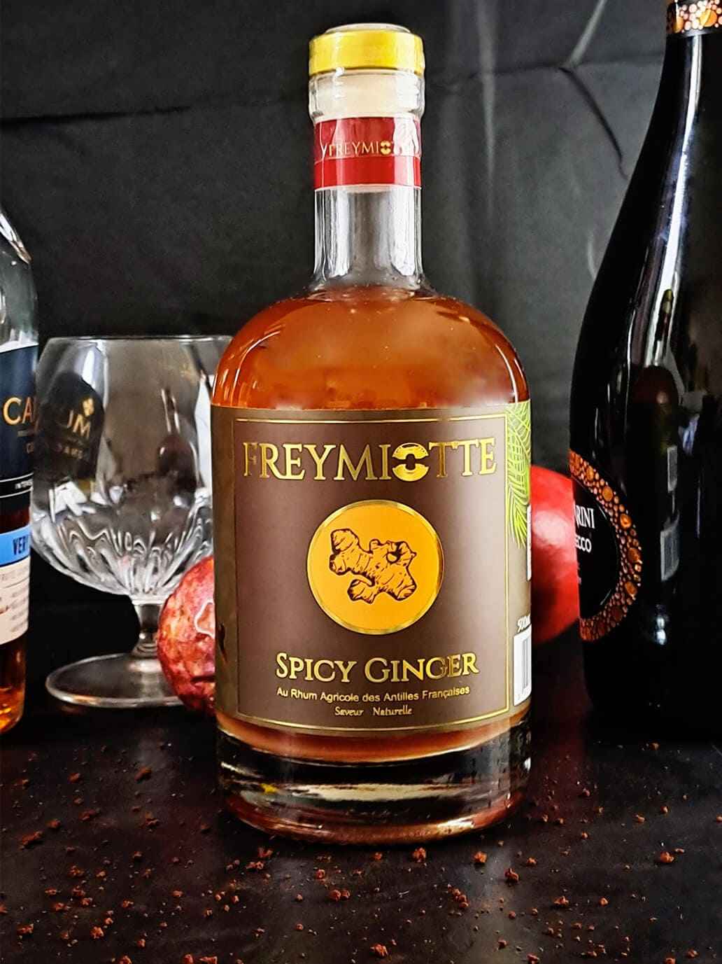 La liqueur Spicy ginger à base de rhum agricole le couteau suisse des mixologue